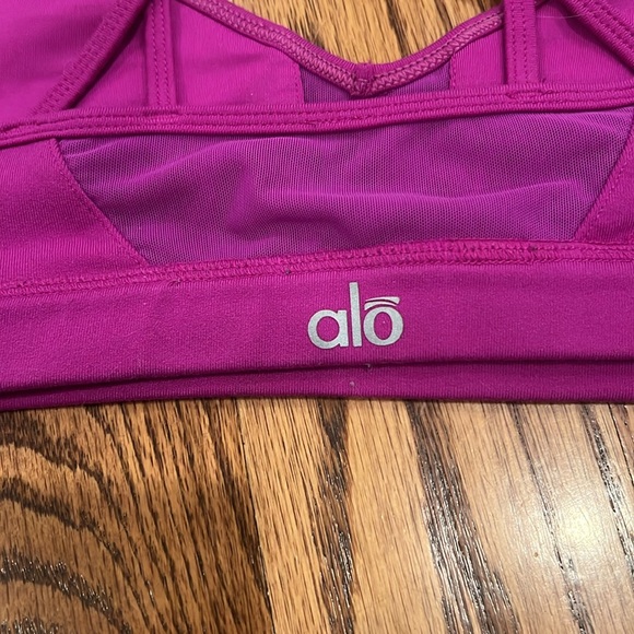 Alo Yoga Goddess Pink / Magenta Cross Back Sports Bra with Mesh Size Small - Picture 5 of 5